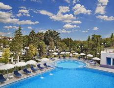 Grand Hotel Trieste und Victoria Der große Pool im Aussenbereich des Grand Hotels Trieste und Victoria