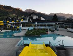 Sporthotel Royer Aussenpool mit Badelandschaft und Rutsche