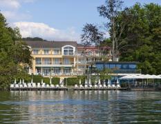 Aussenasicht von der Seerichtung auf das Seehotel Dr. Jilly