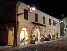 Aussenansicht des Hotels Patriarca in Abendstimmung