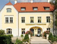Weingut-Restaurant Jamek Weingut-Restaurant Jamek